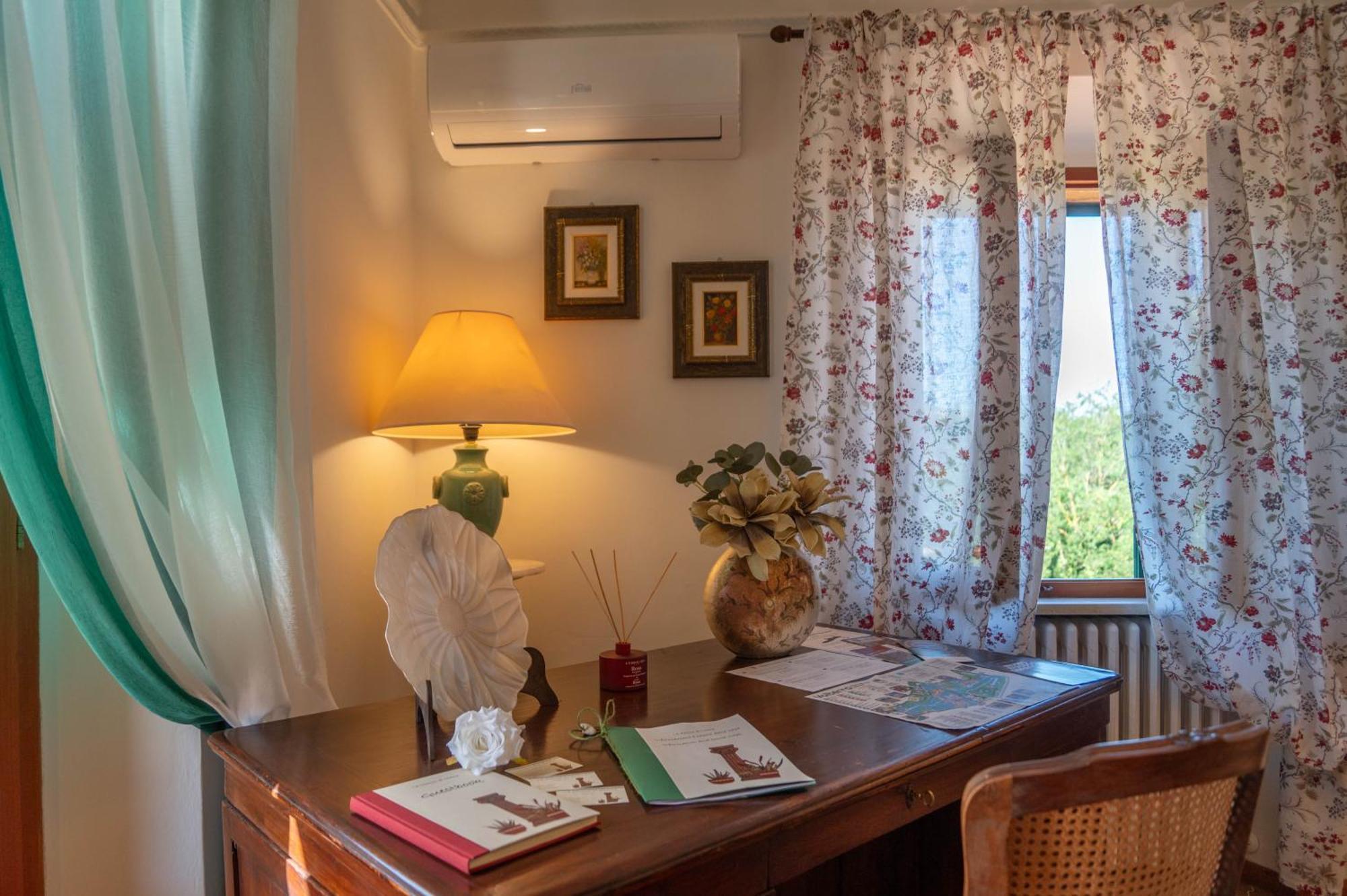 La Domus Di Marta Apartment Волтера Екстериор снимка